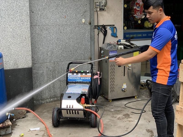 Làm sạch đường ống nước sinh hoạt​