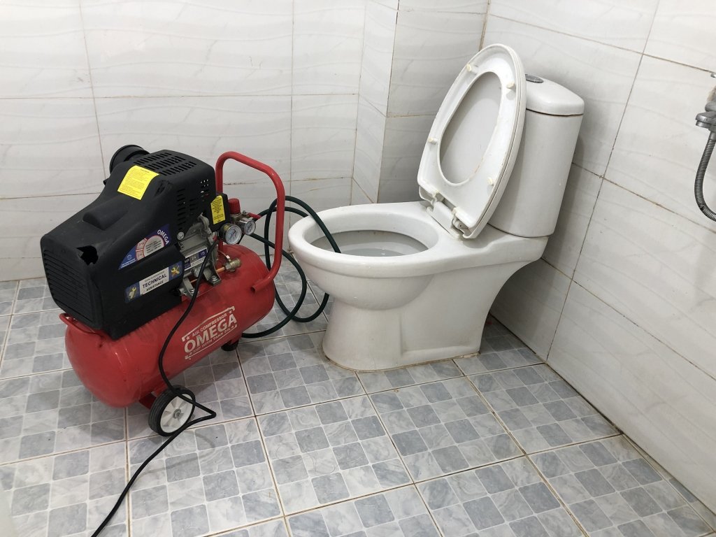 Cách làm sạch đường ống nước trong nhà​